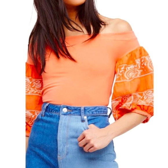 🏷️ 2/$20 Free People Rock with It Tangerine Off Shoulder Puff Sleeve Top - Picture 1 of 8